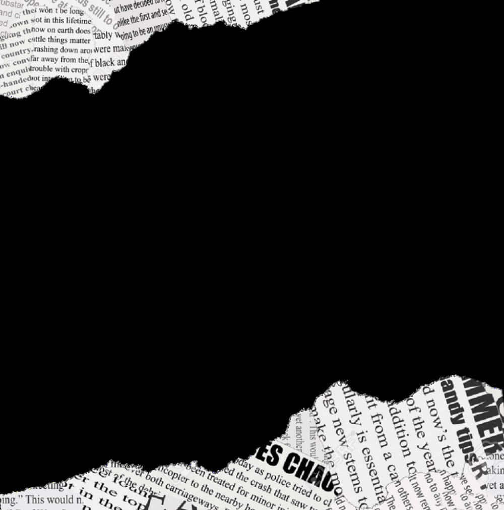 Newspaper 桌布 壁紙 — 撕裂的報紙碎片帶有粗體標題，在密集文字的背景上顯露出鮮明的黑色虛空。