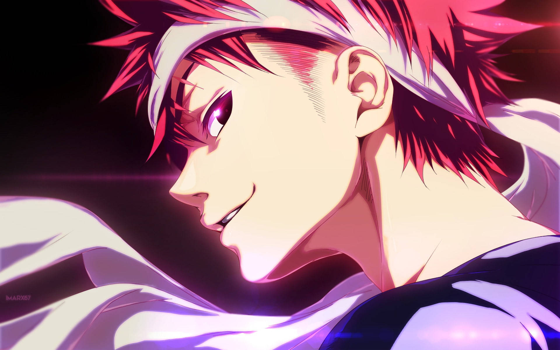 food wars shokugeki no soma 桌布 壁紙 — 擁有尖刺紅白頭髮和發光紫色眼睛的動漫角色，在帶有紫色光線的黑暗背景中微笑。
