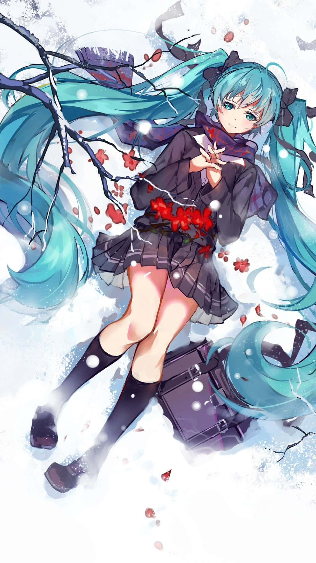 Vocaloid 桌布 壁紙 — 擁有藍綠色雙馬尾的動漫女孩躺在雪地裡，在飄落的花瓣和光禿的樹枝間手持紅花。