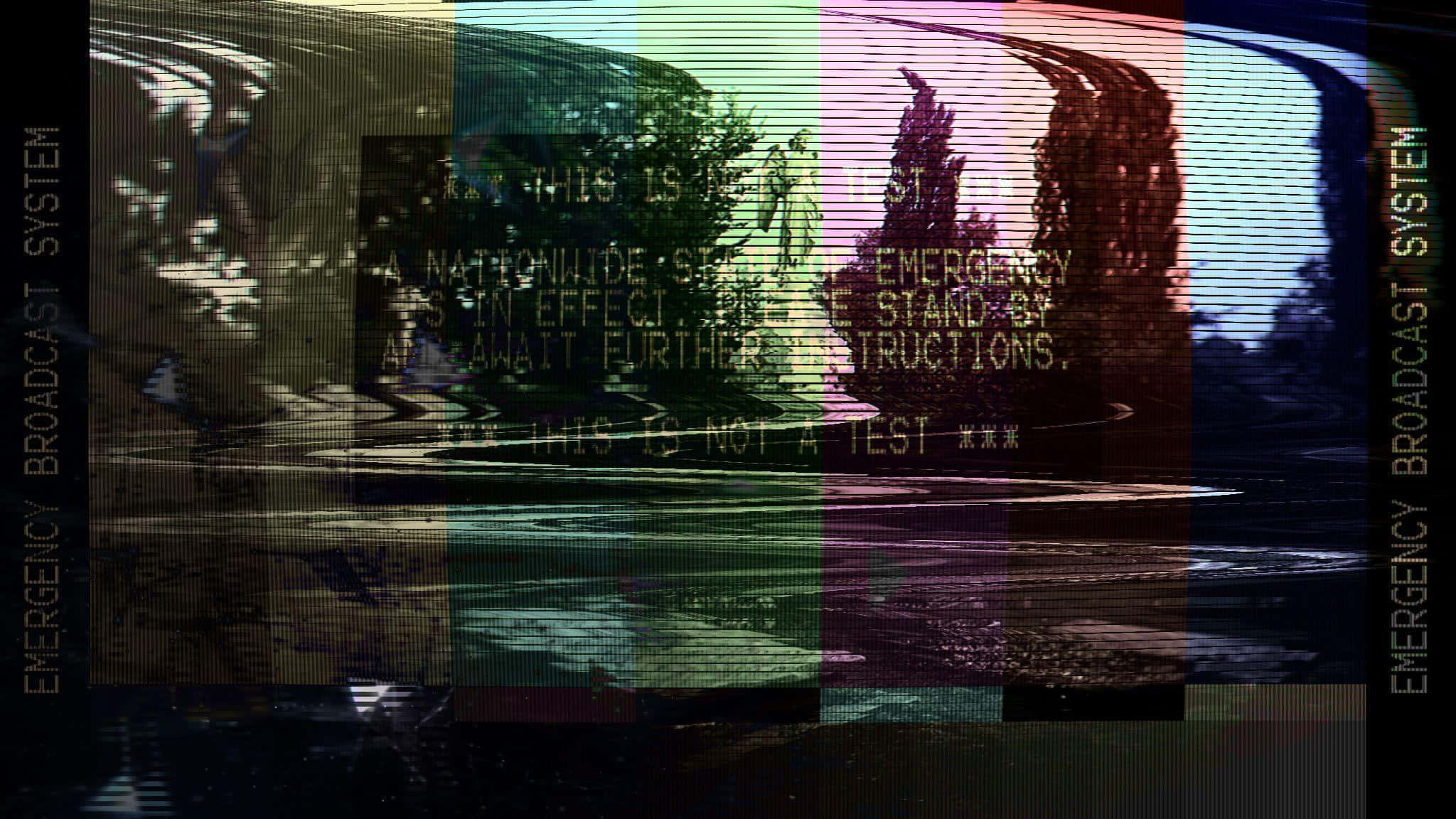 Glitch Effect 桌布 壁紙 — 故障緊急廣播文字疊加在扭曲的森林場景上，帶有鮮豔的色條和掃描線。