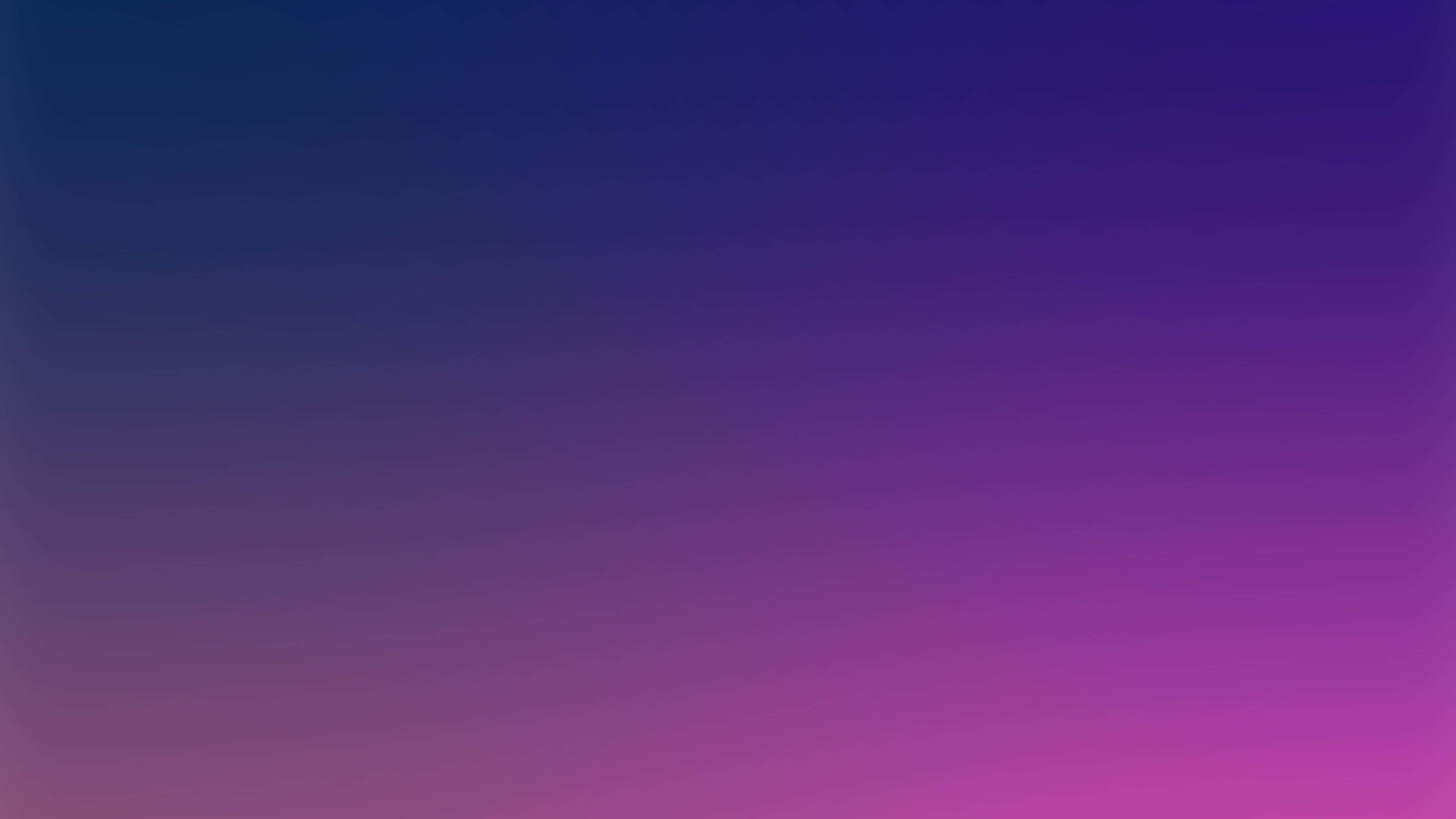 Blue Purple Desktop 桌布 壁紙 — 整個畫面由深藍色平穩過渡到充滿活力的洋紅色。