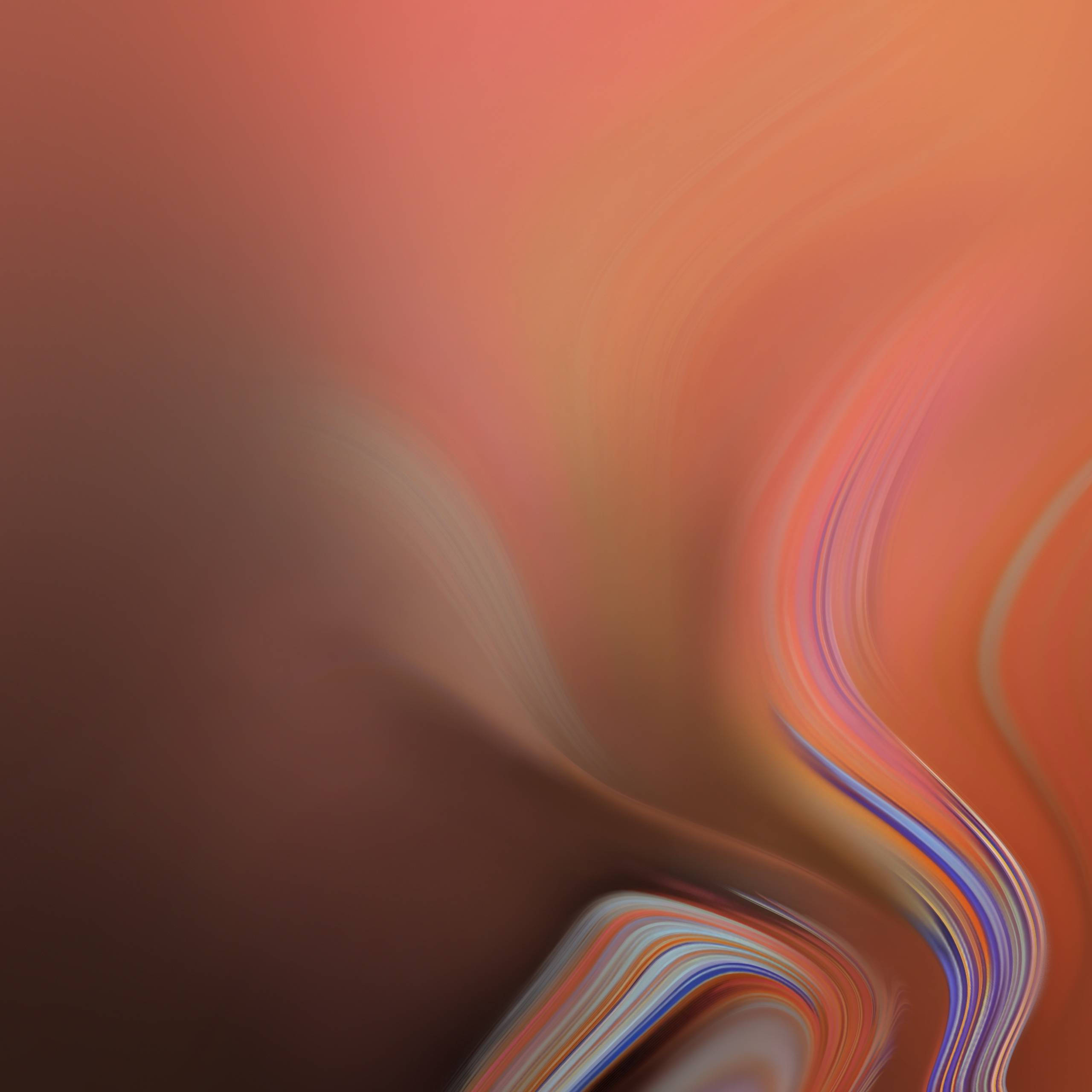 Note 10 桌布 壁紙 — 數位抽象漩渦，帶有溫暖的橙色、粉紅色和棕色色調，以及斜向流動的細藍色和白色條紋。