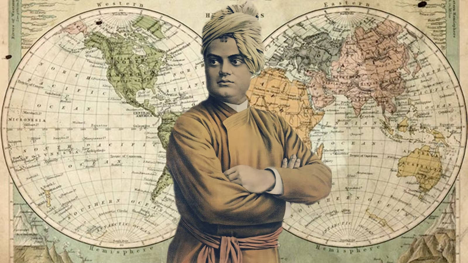 Swami Vivekananda 桌布 壁紙 — 斯瓦米·維韋卡南達的復古肖像自信地交叉雙臂站在詳細的古老世界地圖前。