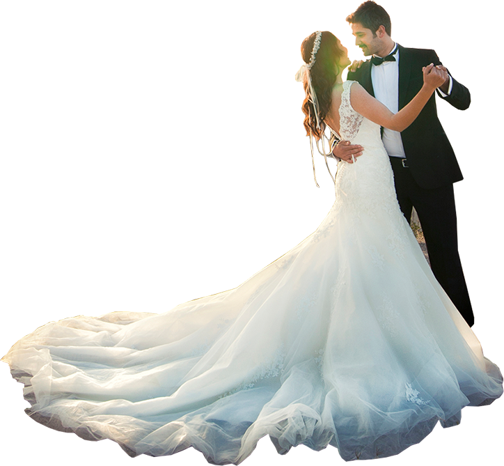 Couples 桌布 壁紙 — 新娘和新郎穿著正式婚禮服飾，在溫暖的金色陽光下共享親密舞蹈。