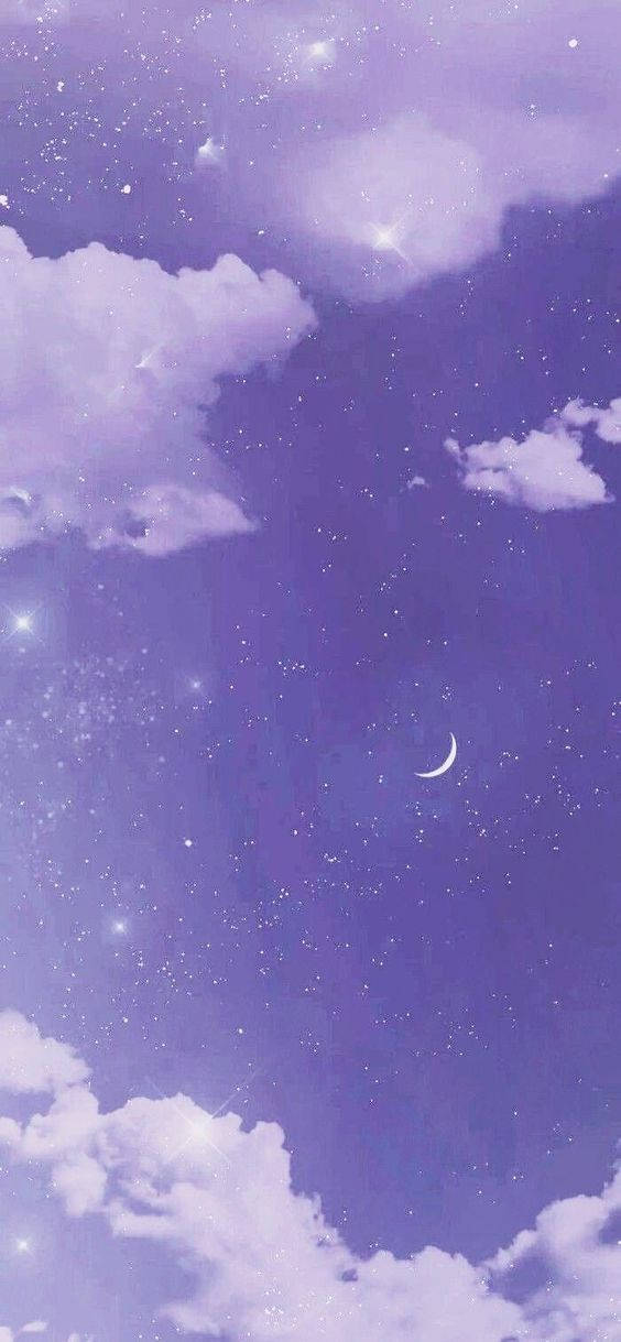 Purple Clouds 桌布 壁紙 — 新月下，夢幻般的紫色夜空，滿佈星星和柔軟的雲朵。