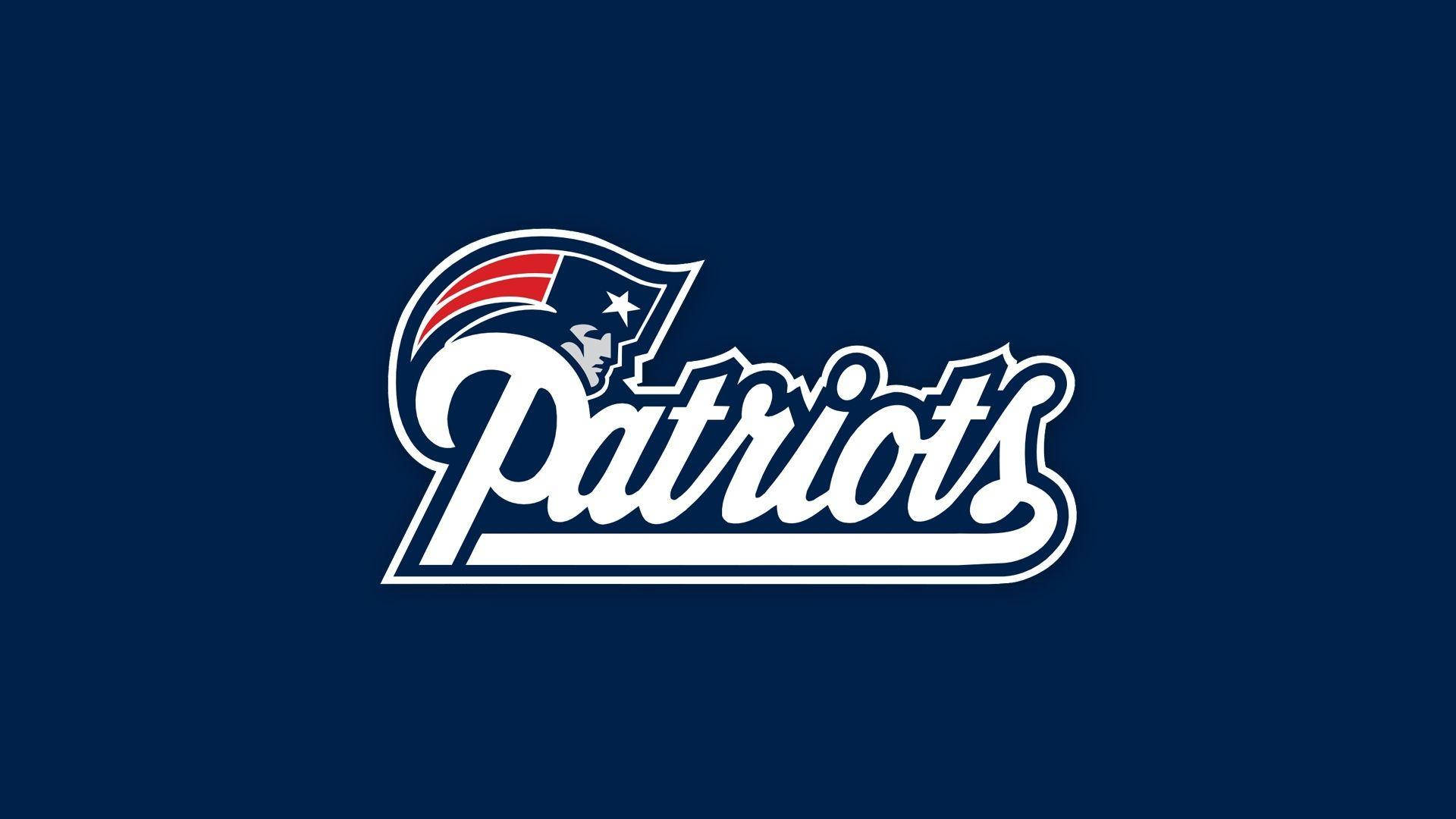 NFL Team Logo 桌布 壁紙 — 新英格蘭愛國者隊的標誌，以白色、紅色和藍色呈現，置於純海軍藍背景上。
