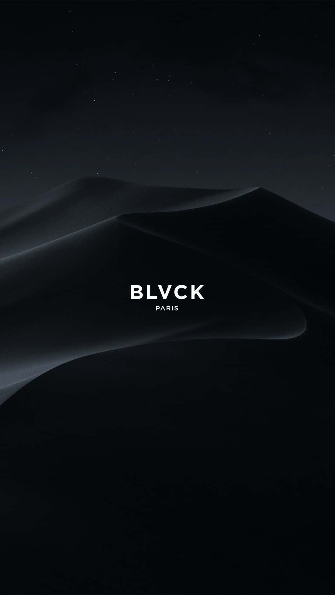 iPhone 8 Plus 桌布 壁紙 — 星空下簡約的黑白抽象波浪，配以粗體白色文字。