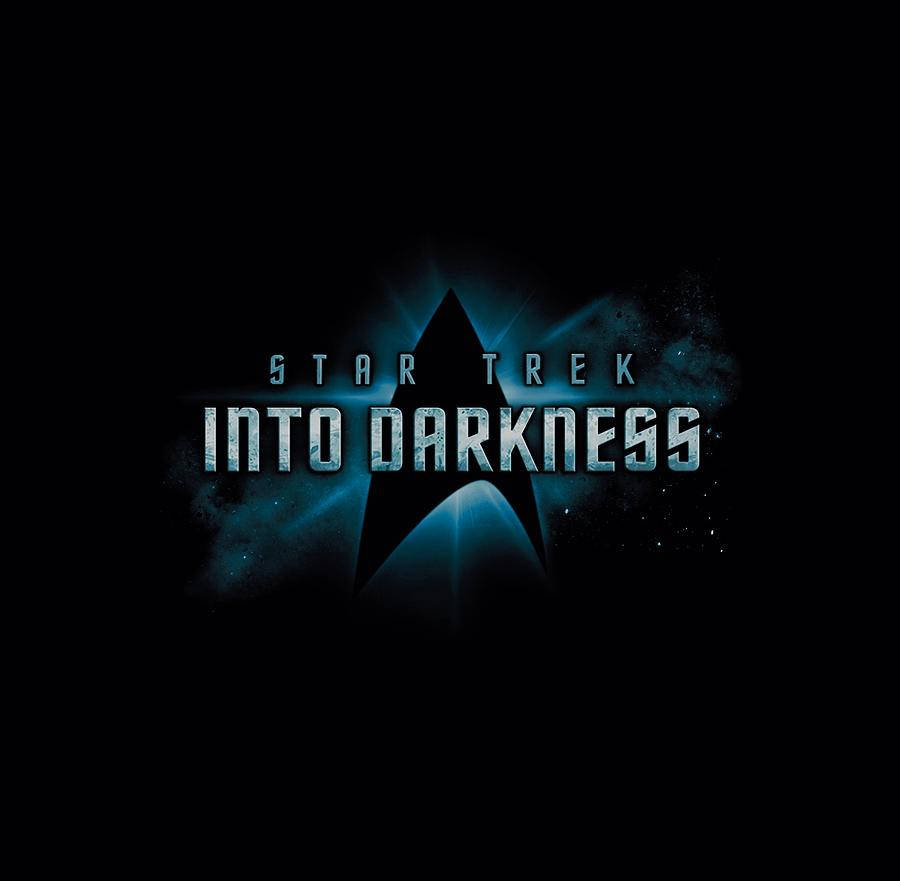 darkness 桌布 壁紙 — 《星際爭霸戰：闇黑無界》標誌在黑色宇宙背景上散發冰藍光芒，並帶有微妙的星場粒子。