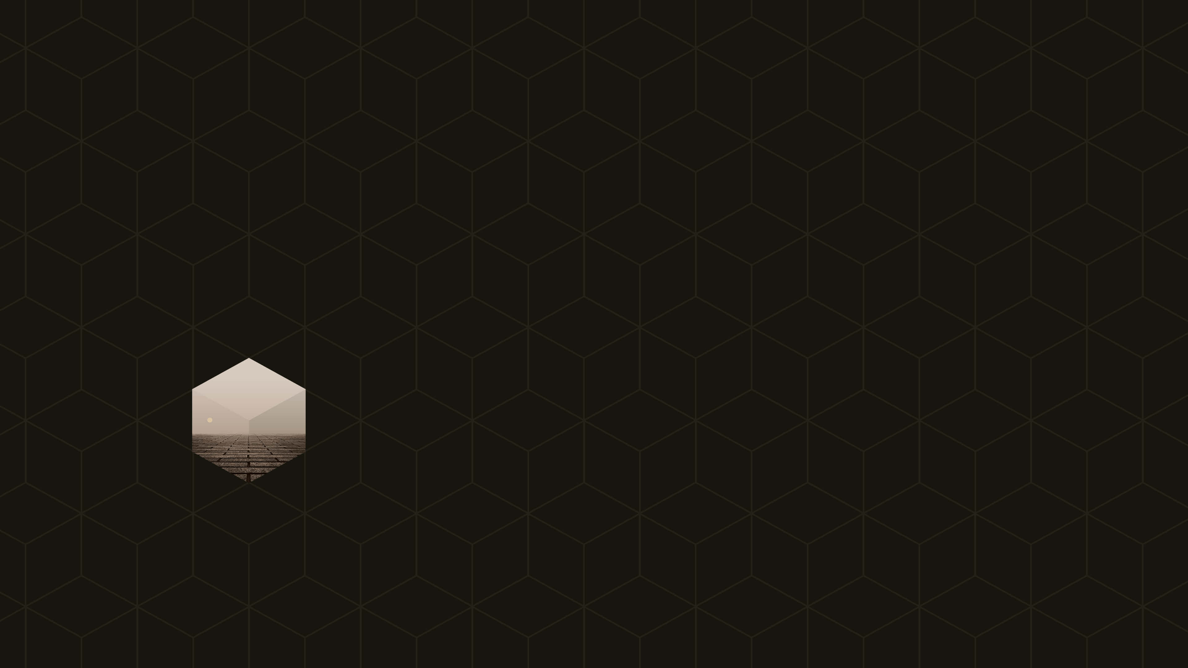 Minimalist HD Geometric Desktop 桌布 壁紙 — 暗色幾何圖案中的六角形窗戶，展現出水面上寧靜的米色地平線。