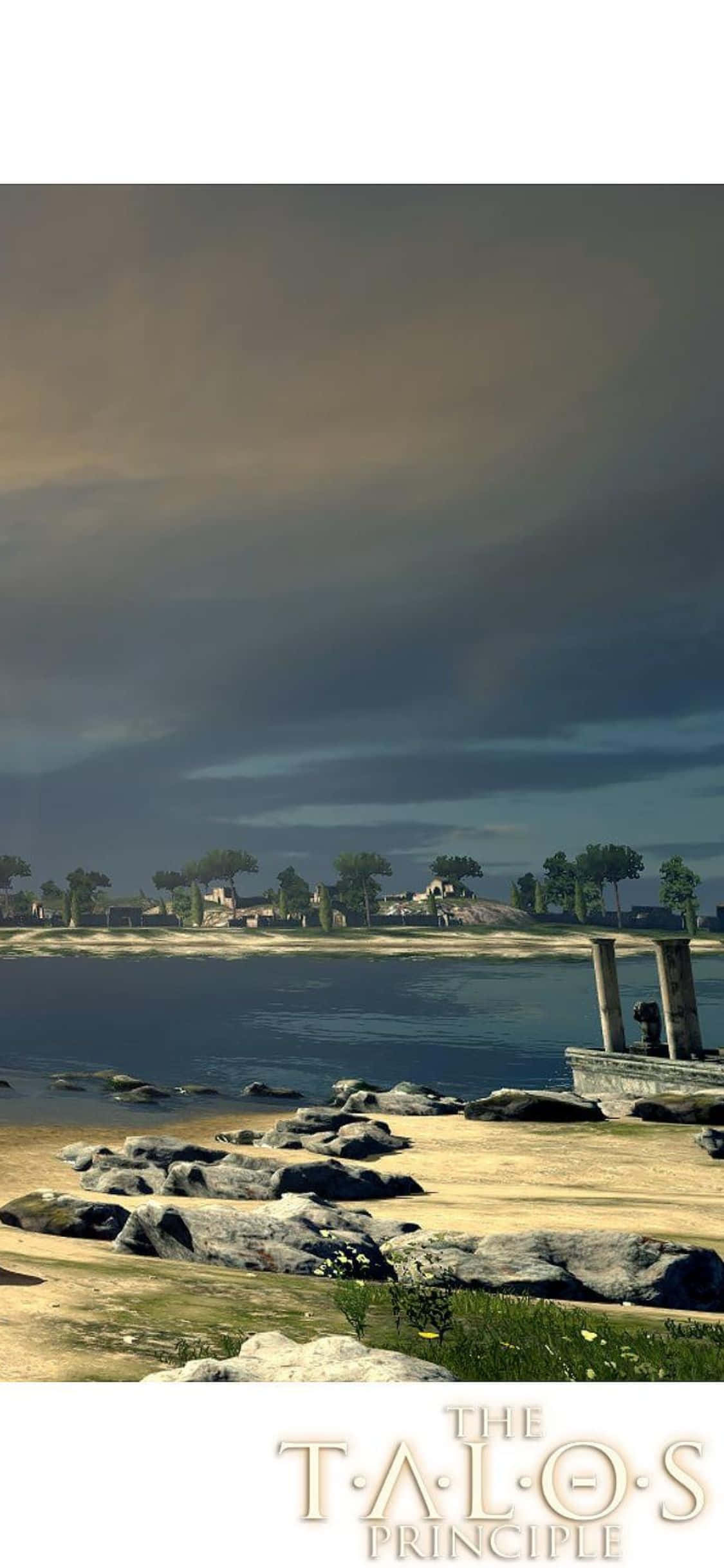 iPhone Xs The Talos Principle 桌布 壁紙 — 暴風雨的海岸場景，烏雲籠罩著平靜的海面和沙灘上的遠處建築物。