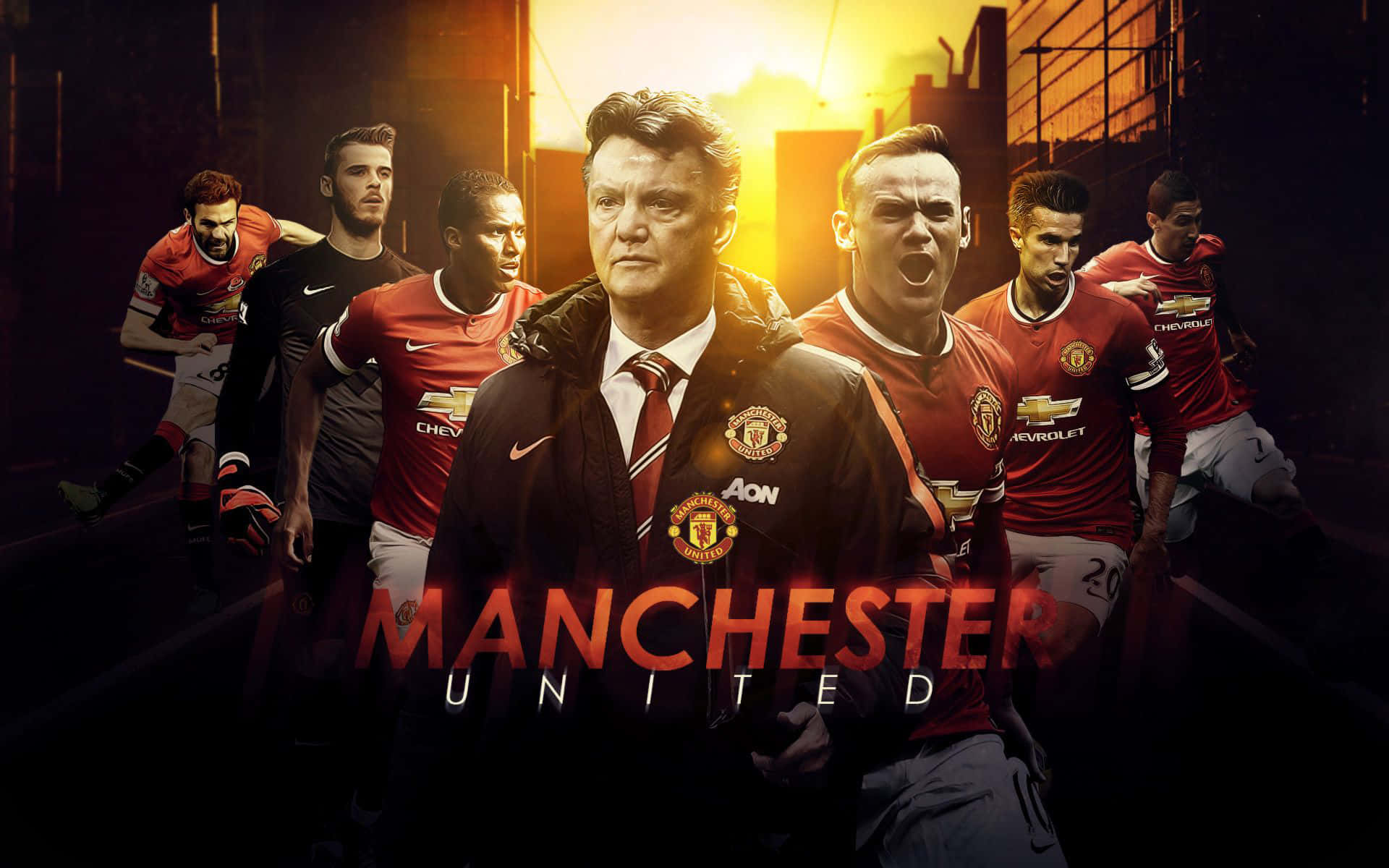 Manchester United Team 桌布 壁紙 — 曼聯足球員及領隊身穿紅色球衣，在閃耀的城市日落背景下拍攝的戲劇性群像。