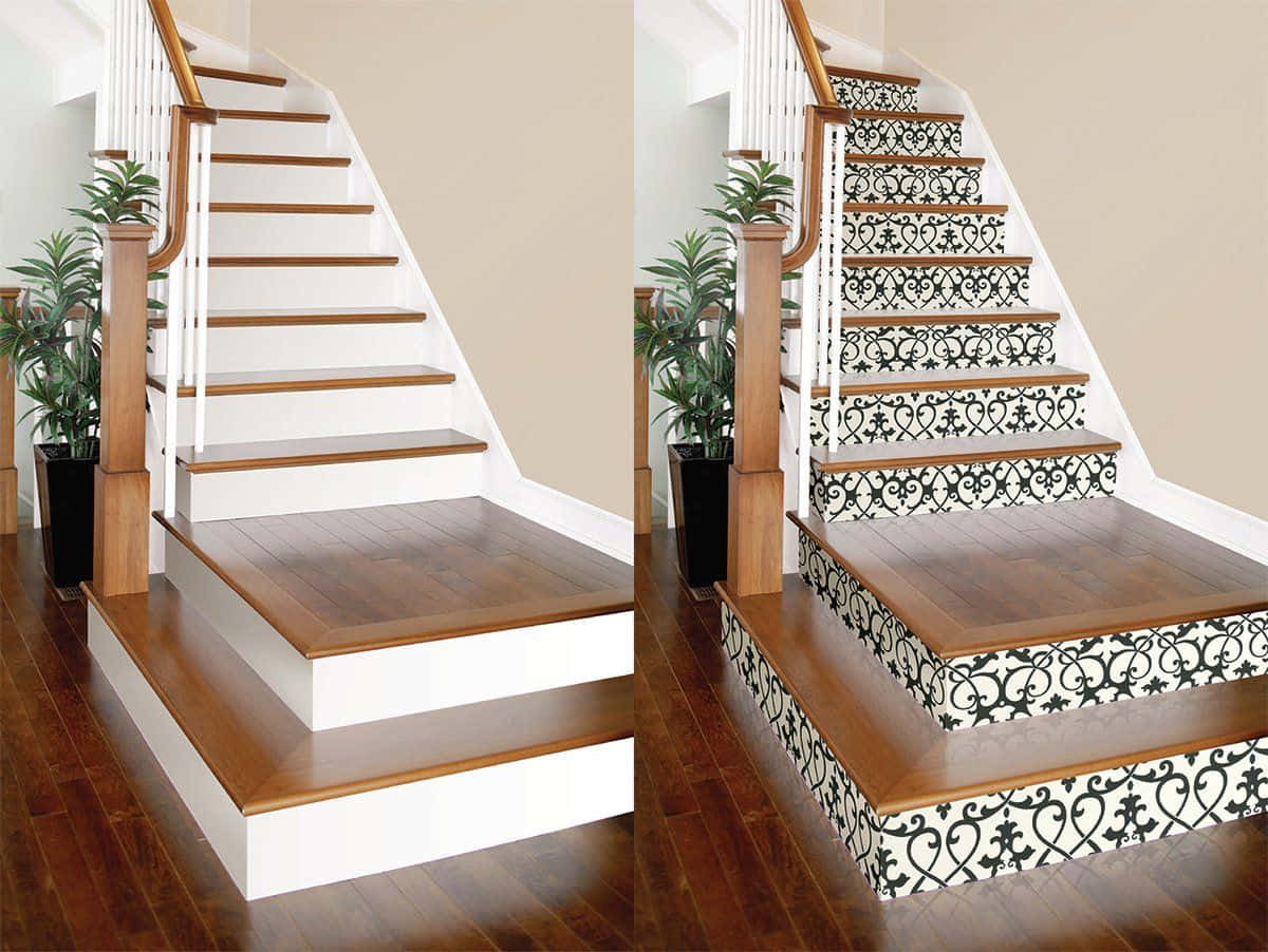 stairs 桌布 壁紙 — 木樓梯的分割視圖，白色豎板，一個素色，另一個飾有黑色華麗壁紙圖案。