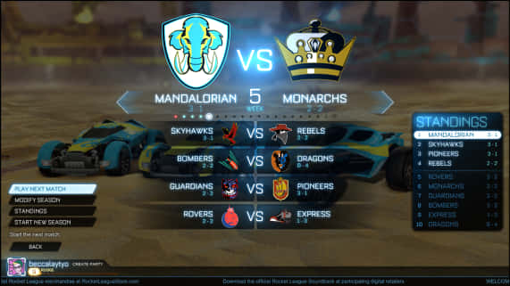 火箭聯盟 桌布 壁紙 — 未來風格的賽車遊戲選單，顯示 Mandalorian vs Monarchs 的隊伍排名和比賽選項。