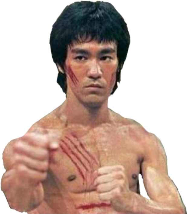 李小龍 桌布 壁紙 — 李小龍以兇猛的武術姿勢，臉上和胸口有血痕，背景為黑色。
