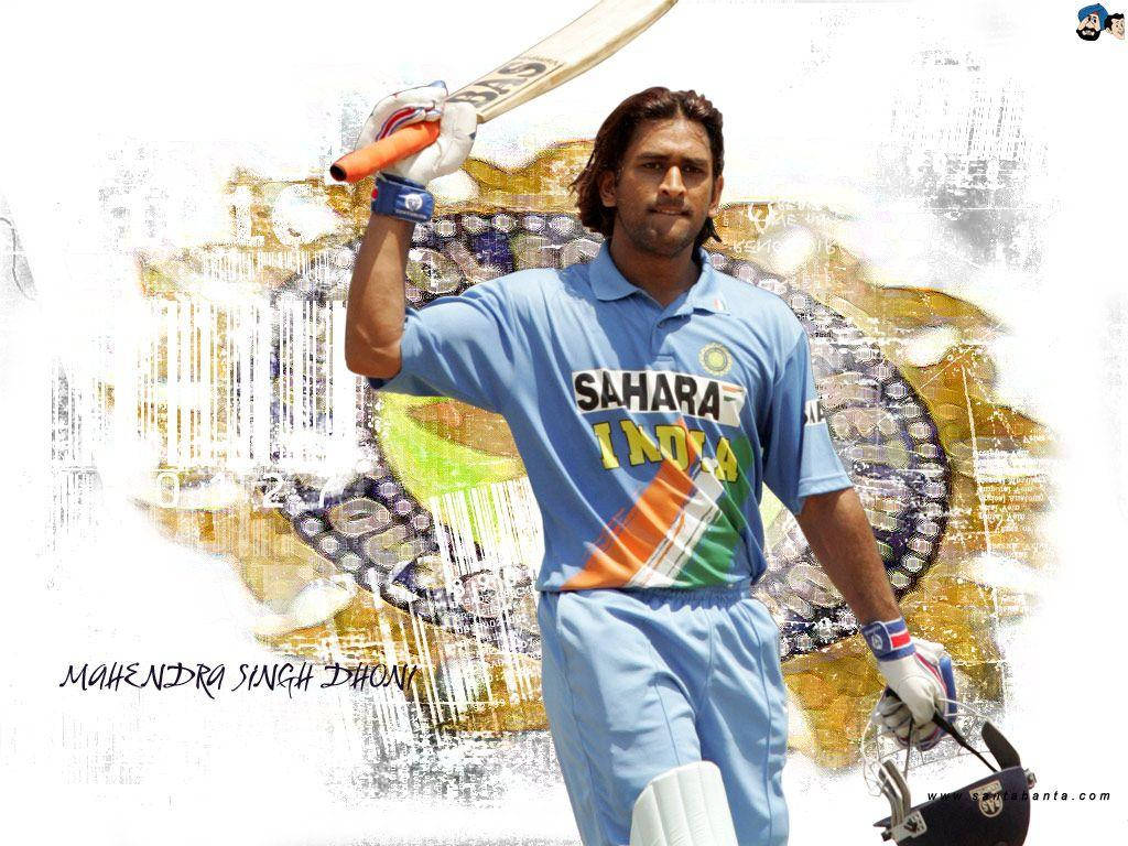 Ms Dhoni 桌布 壁紙 — 板球運動員Mahendra Singh Dhoni身穿藍色印度球衣，手持球棒和頭盔，背景為抽象的金色和白色。