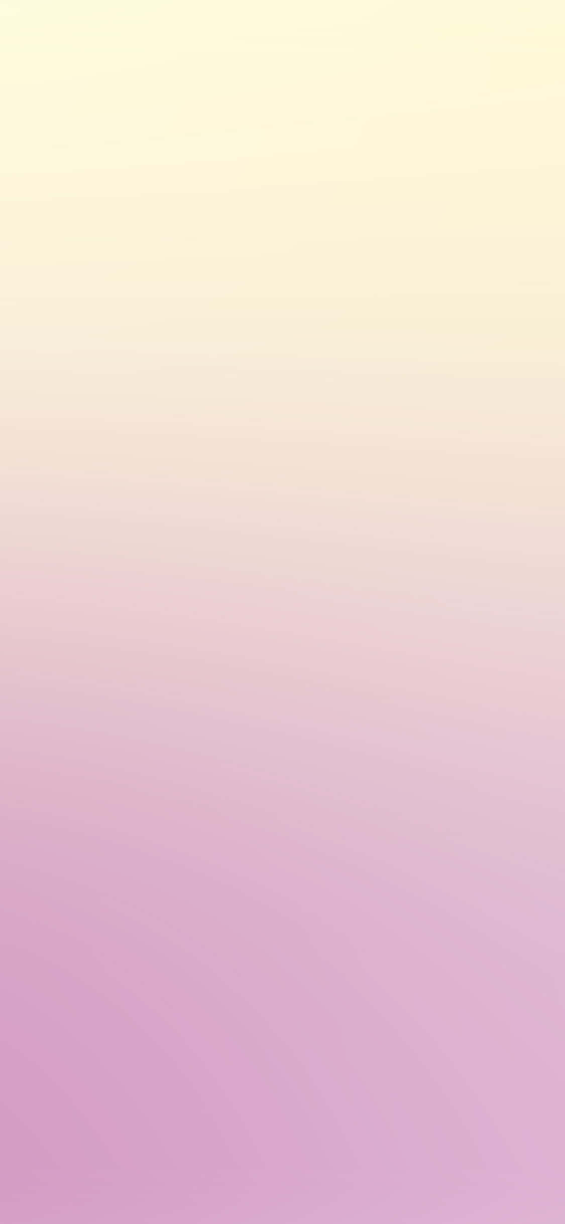 Pastel Ombre 桌布 壁紙 — 柔和漸層壁紙，從淡黃色過渡到溫柔粉紅色，帶有微妙的彎曲波浪圖案。