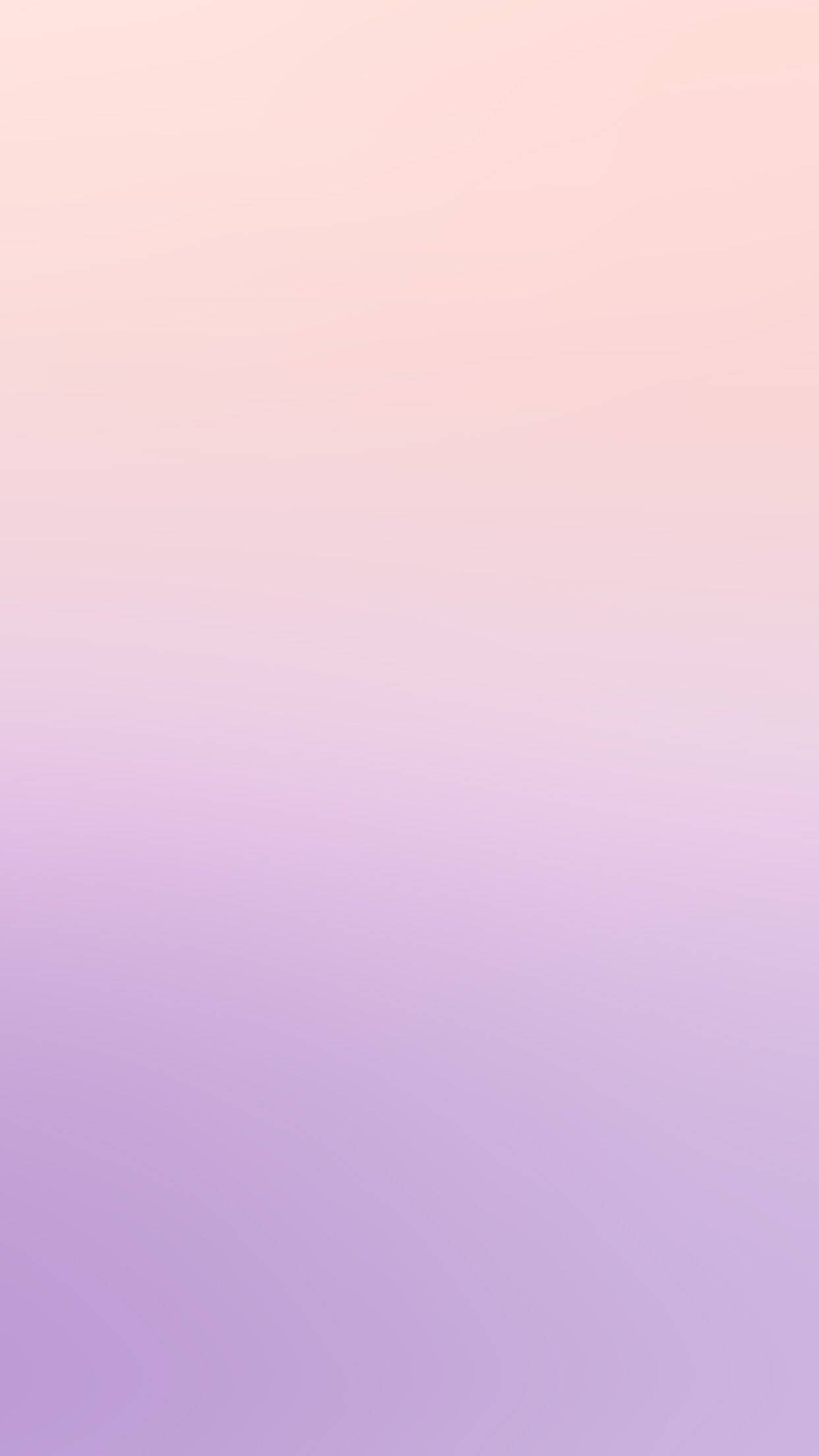 Pastel Purple Tumblr 桌布 壁紙 — 柔和漸層壁紙，從蜜桃色過渡到薰衣草色，帶有微妙的波浪紋理。