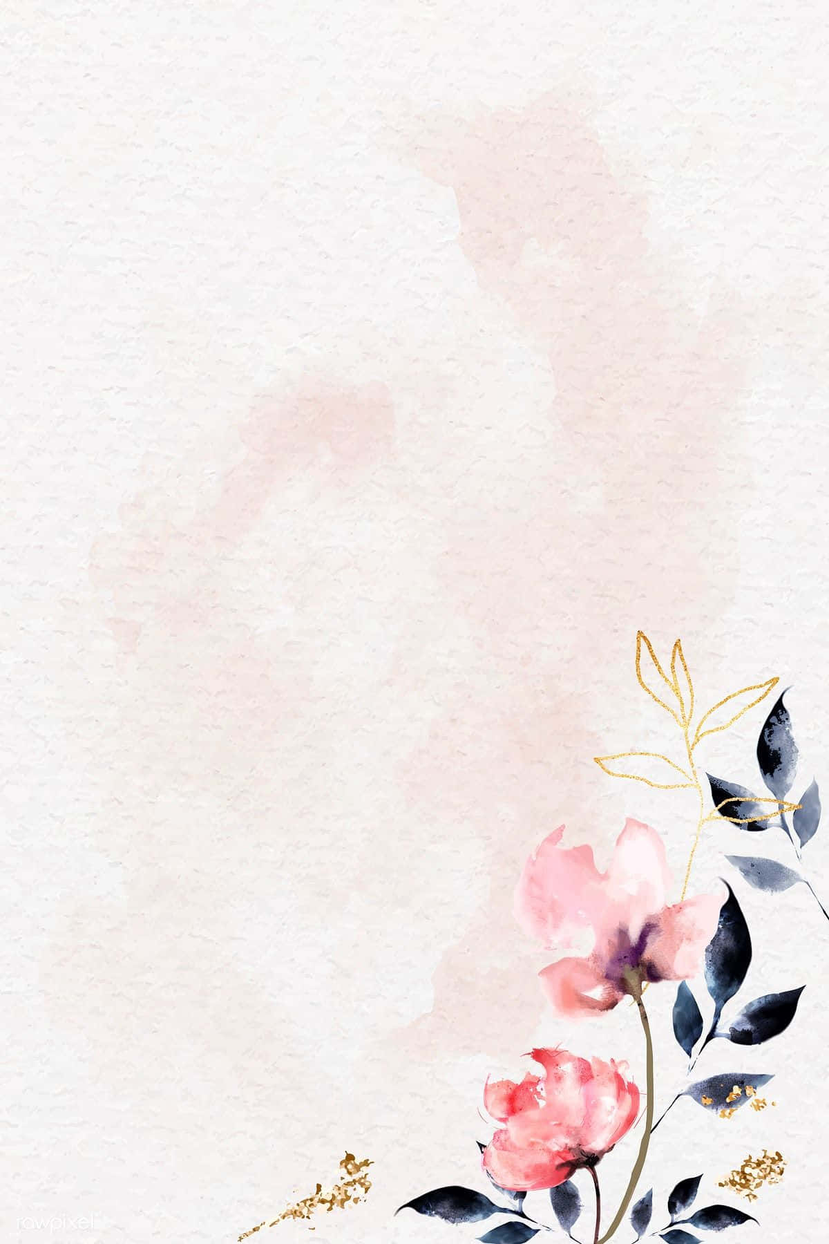 Watercolor Flower 桌布 壁紙 — 柔和的水彩花卉佈置，帶有粉紅花朵、深色葉子和金色點綴，置於有紋理的奶油色背景上。