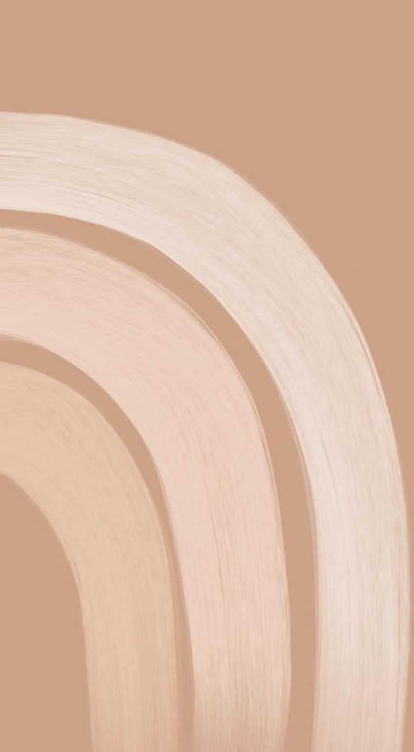 Light Tan 桌布 壁紙 — 柔和的米色筆觸在柔和的棕褐色背景上輕輕彎曲，形成極簡抽象構圖。