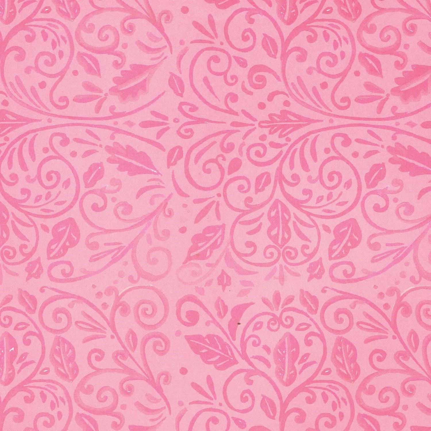Pink Pattern 桌布 壁紙 — 柔和的粉紅色壁紙，帶有複雜的漩渦花卉圖案和不同深淺粉紅色的葉子圖案。