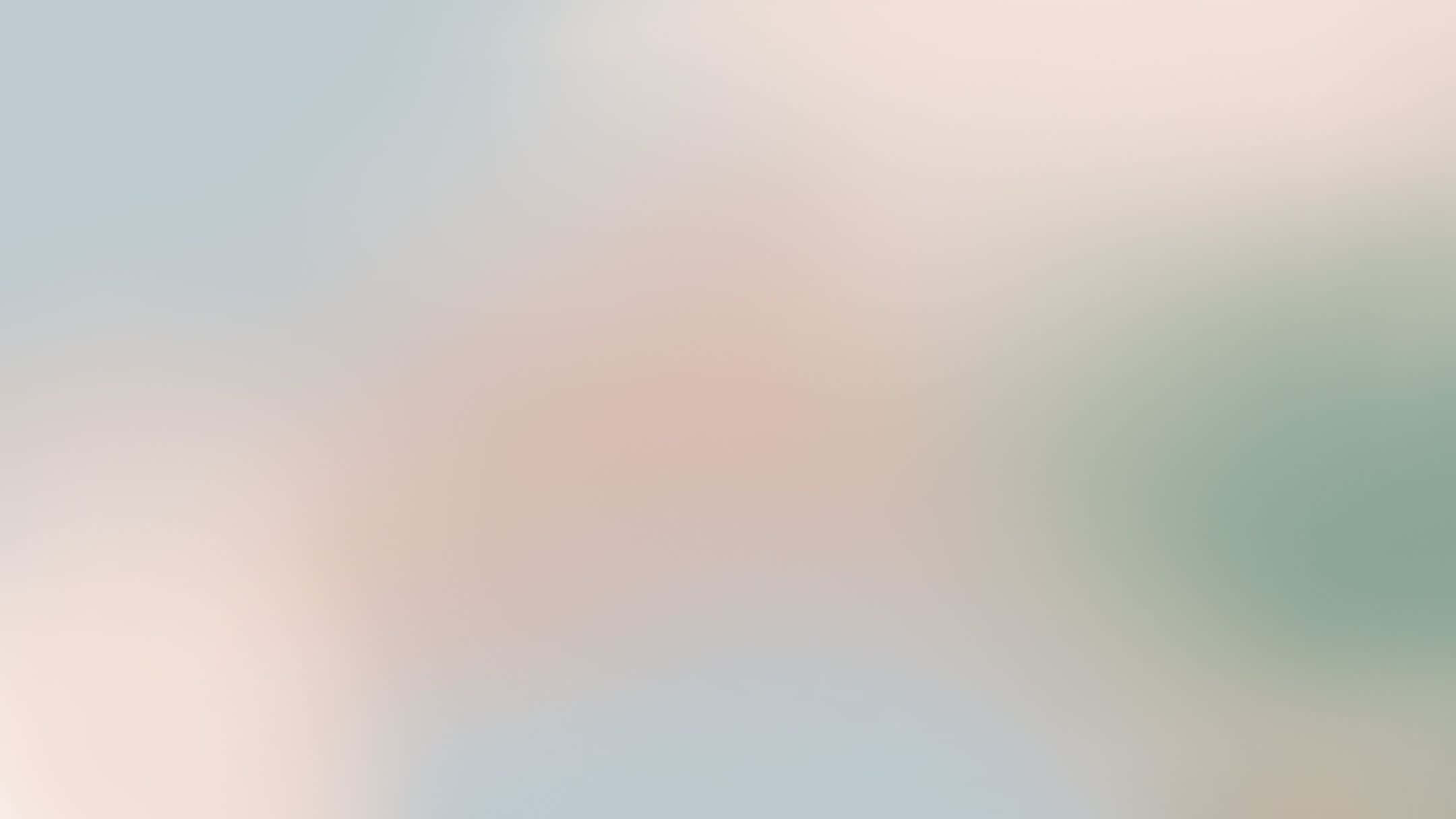 Pastel Vintage 桌布 壁紙 — 柔和的粉藍、粉紅和粉綠色漸變，融合成夢幻的抽象背景。