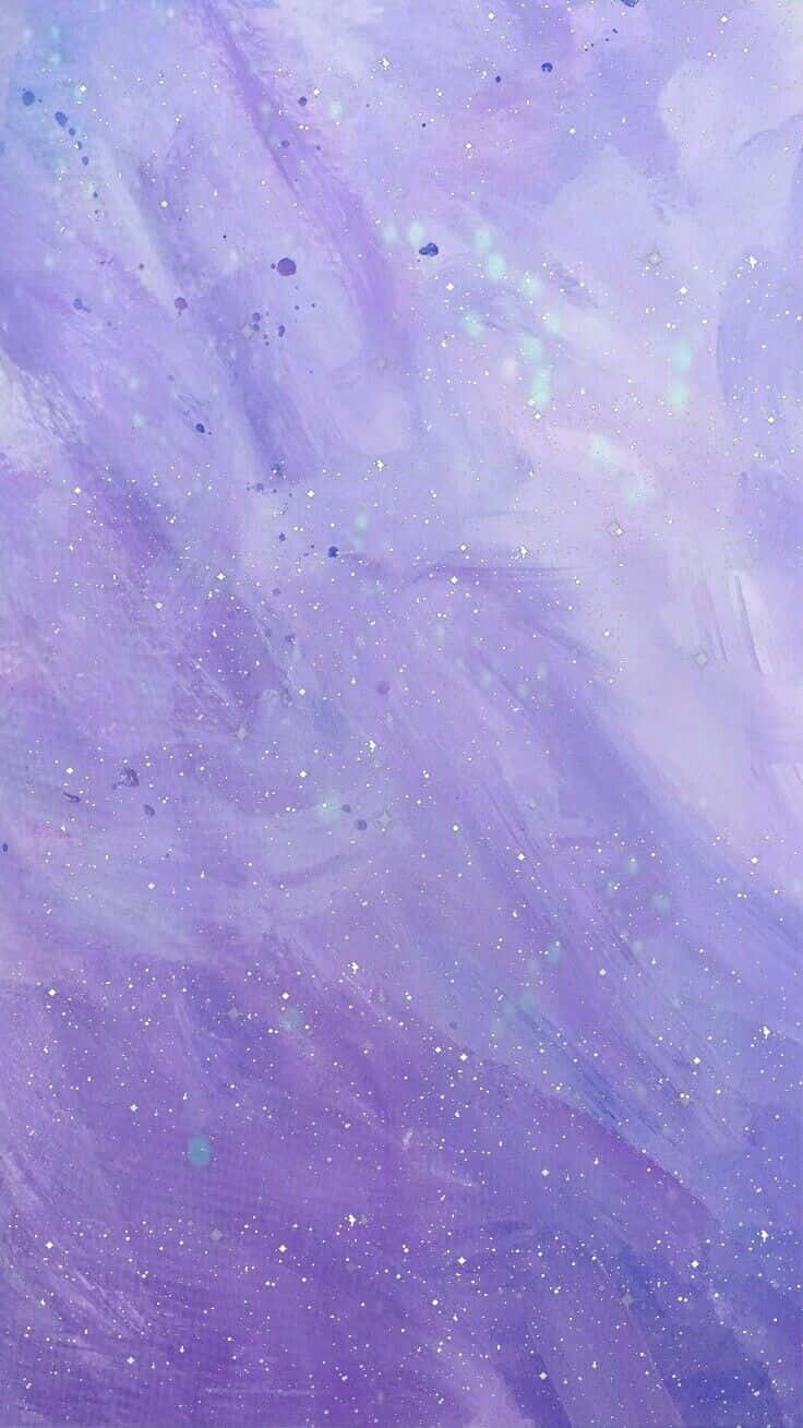 Purple Phone 桌布 壁紙 — 柔和的薰衣草和紫色水彩漩渦，點綴著閃爍的星塵般微粒。