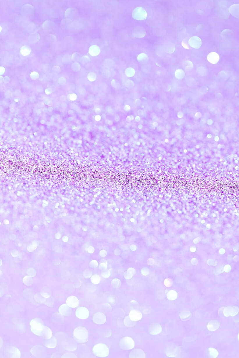 Light Purple Glitter 桌布 壁紙 — 柔和的薰衣草閃粉背景，搭配閃爍的散景燈光，營造夢幻閃爍效果。