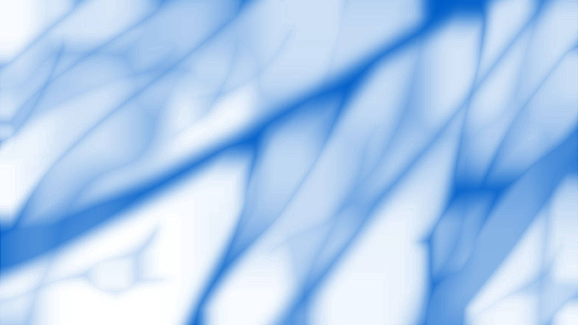 Blue And White 桌布 壁紙 — 柔和的藍色抽象條紋在明亮的白色背景上流動，形成夢幻般的數位模糊效果。