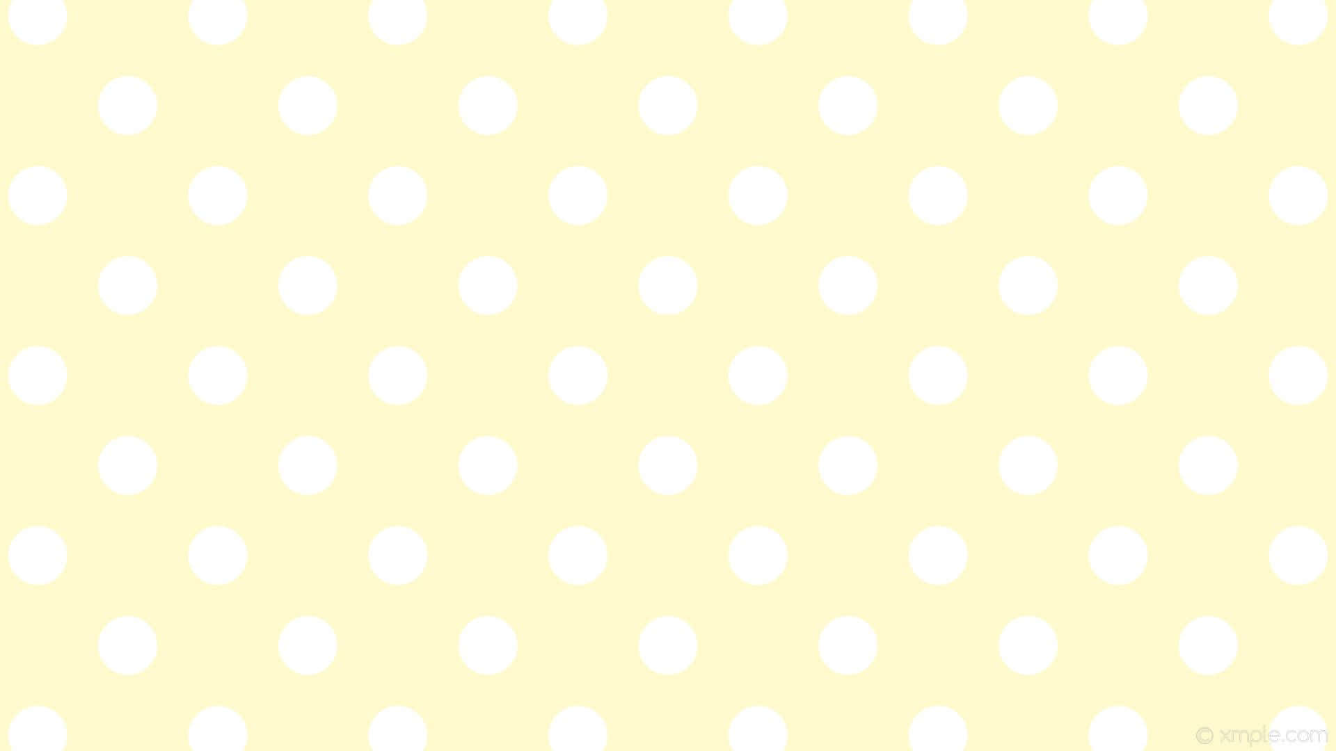 Yellow Polka Dot 桌布 壁紙 — 柔和的黃色背景上均勻分佈著白色圓點，營造出歡快而簡約的圖案。