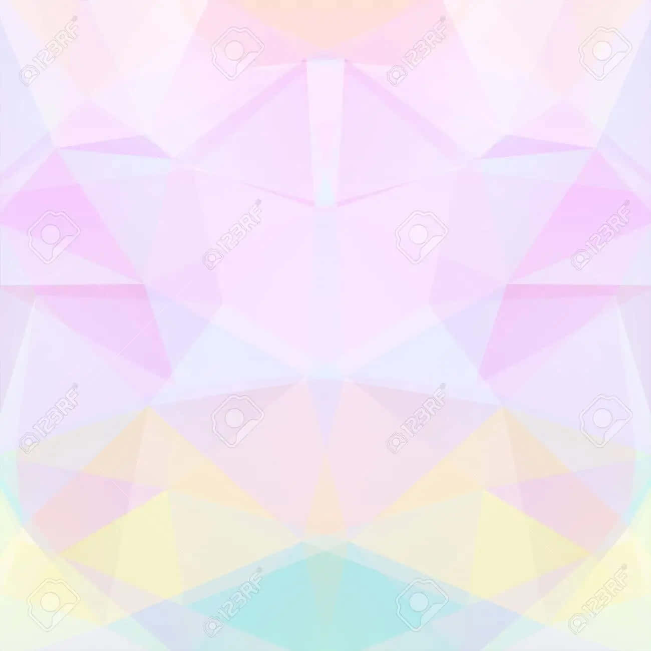 桌布 壁紙 — 柔和粉彩幾何圖案，帶有重疊的半透明三角形，採用溫柔的粉紅、黃色和藍色調。