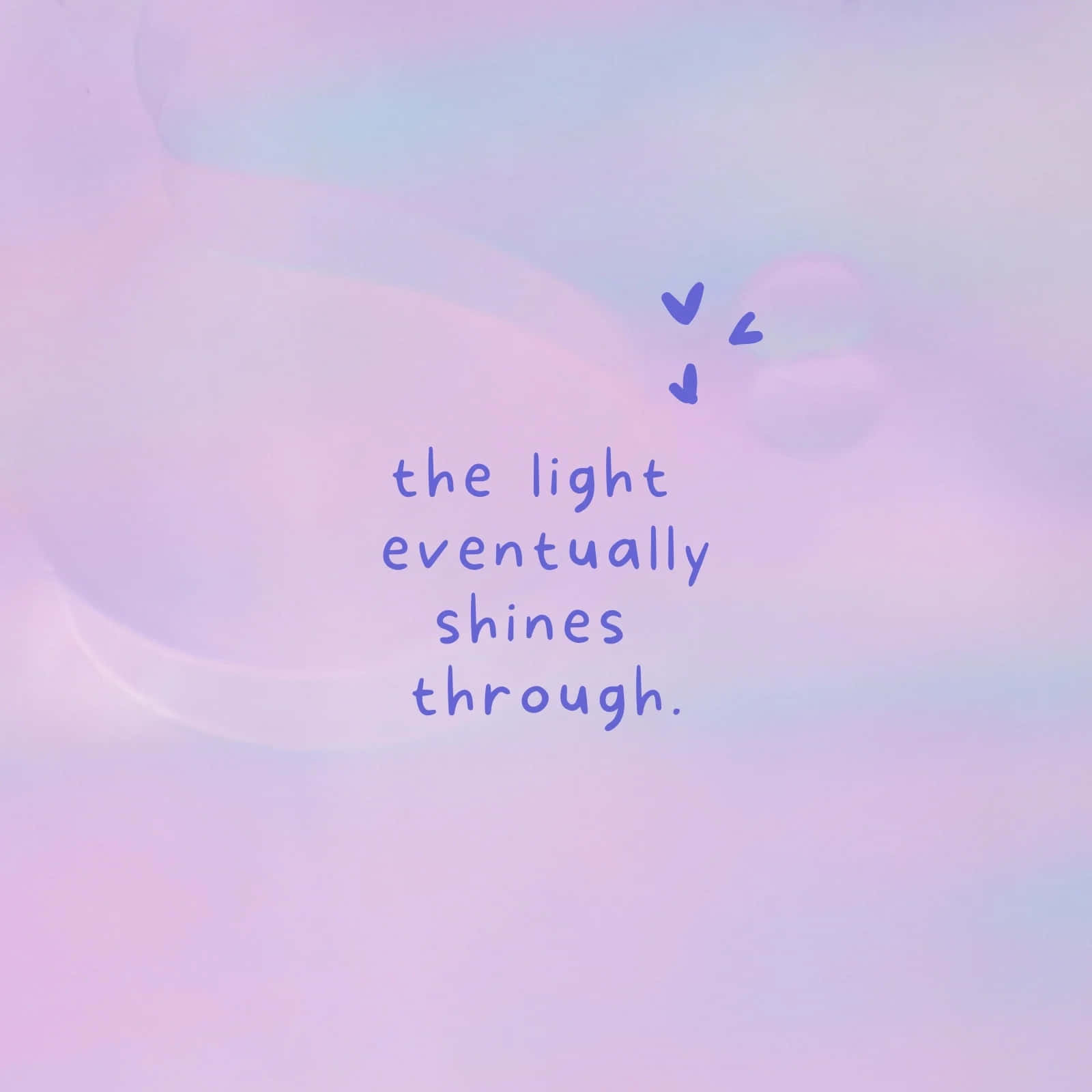 Aesthetic Purple 桌布 壁紙 — 柔和粉彩漸層背景，手寫文字 'the light eventually shines through' 和小愛心箭頭。