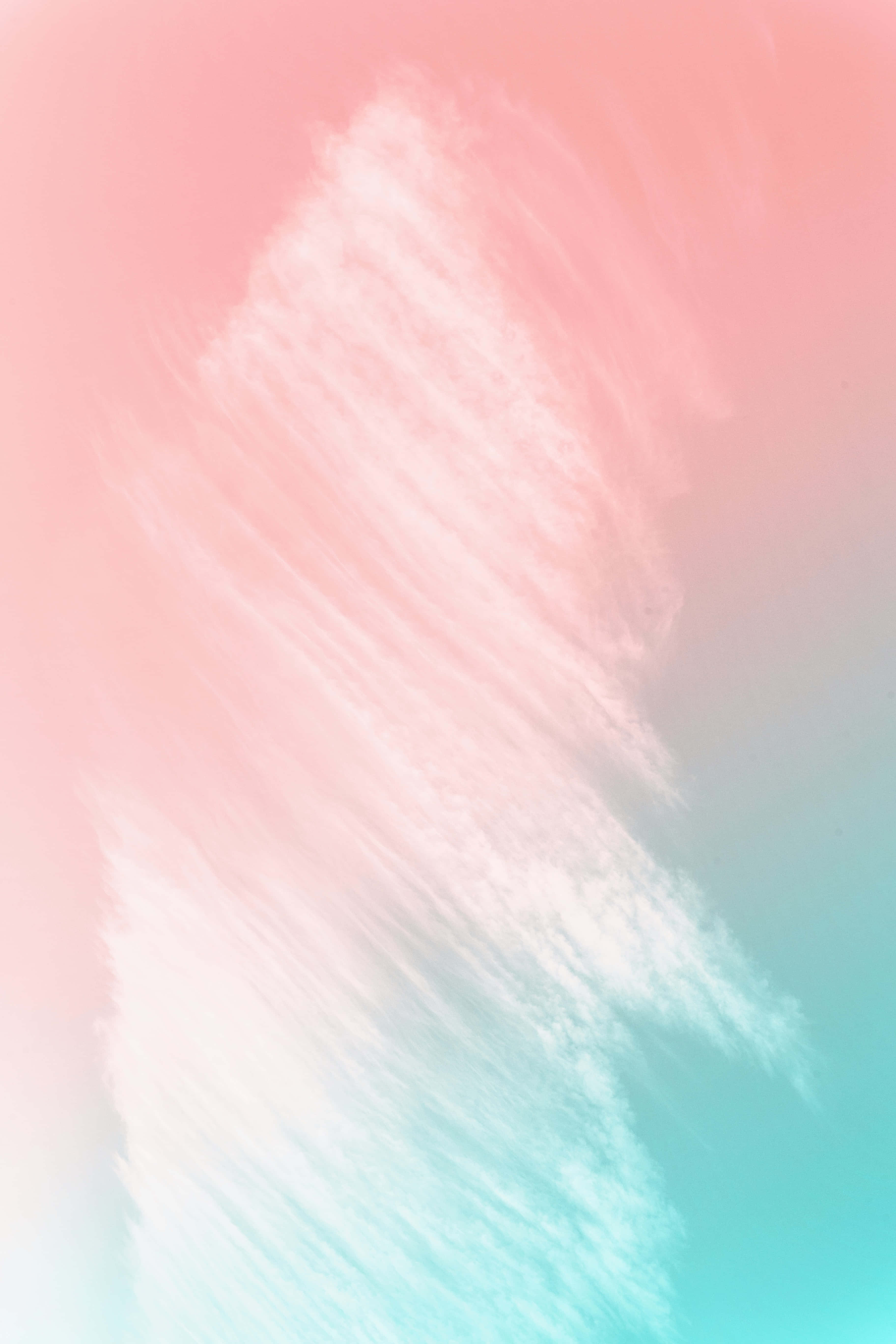 Poster Design 桌布 壁紙 — 柔和粉彩漸變，帶有對角粉筆狀筆觸，將粉紅色混合至藍綠色。