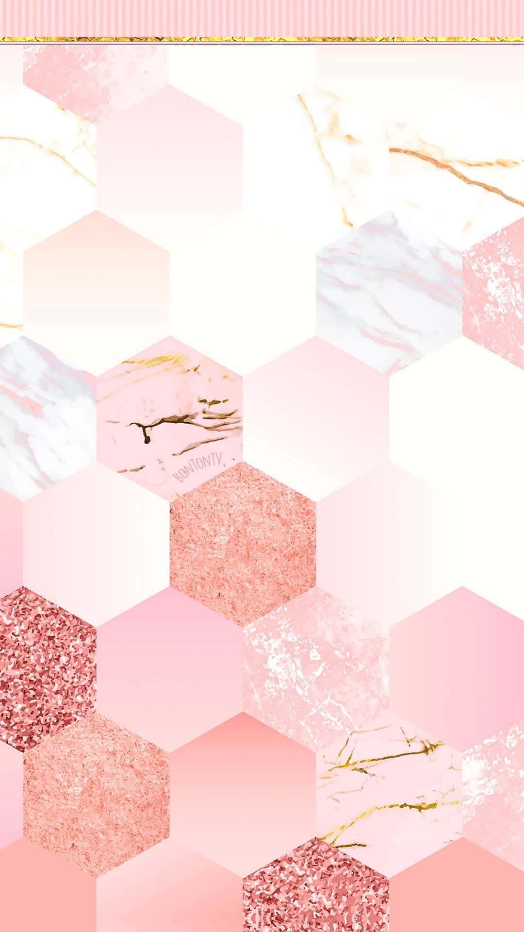 Pink Phone 桌布 壁紙 — 柔和粉紅大理石和亮粉圖案、金色紋理的六角形瓷磚，搭配粉彩背景。