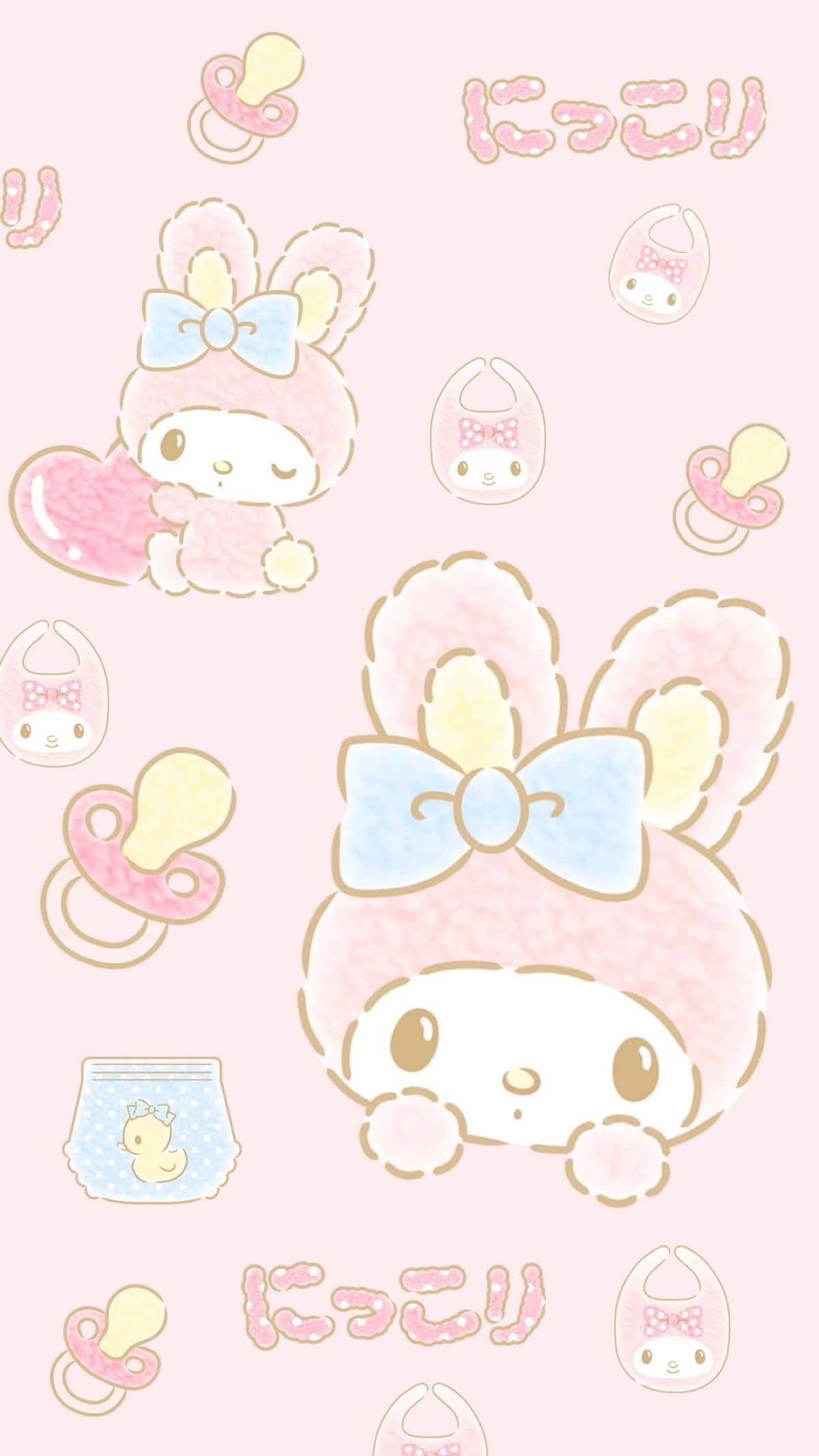 Cute My Melody 桌布 壁紙 — 柔和粉紅色壁紙，印有My Melody角色，配上蝴蝶結、奶嘴和尿布，可愛重複圖案。