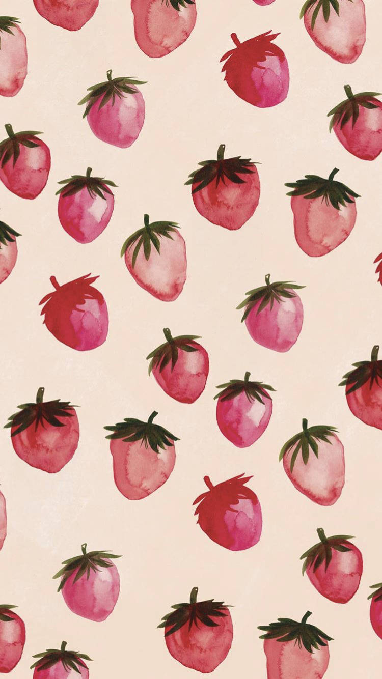 Strawberry Aesthetic 桌布 壁紙 — 柔和粉紅色調的水彩草莓散落在帶有柔和紋理的奶油米色背景上。