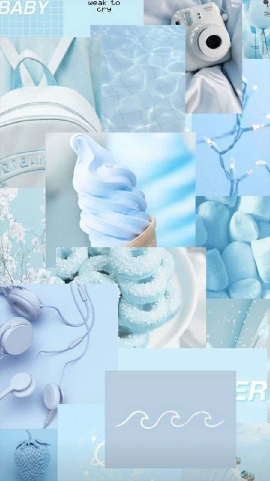 藍色 桌布 壁紙 — 柔和藍色拼貼畫，以冰淇淋漩渦、櫻花和復古相機為主題，搭配粉彩背景。