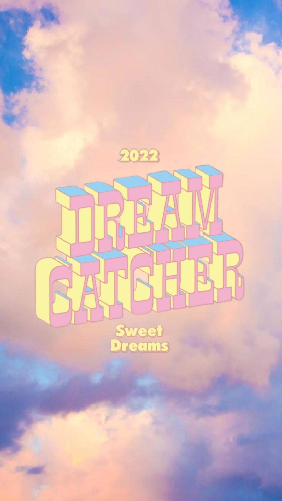 dreams 桌布 壁紙 — 柔和雲朵背景上，帶有 'DREAM CATCHER' 和 'Sweet Dreams' 字樣的3D立體文字，粉彩天空。