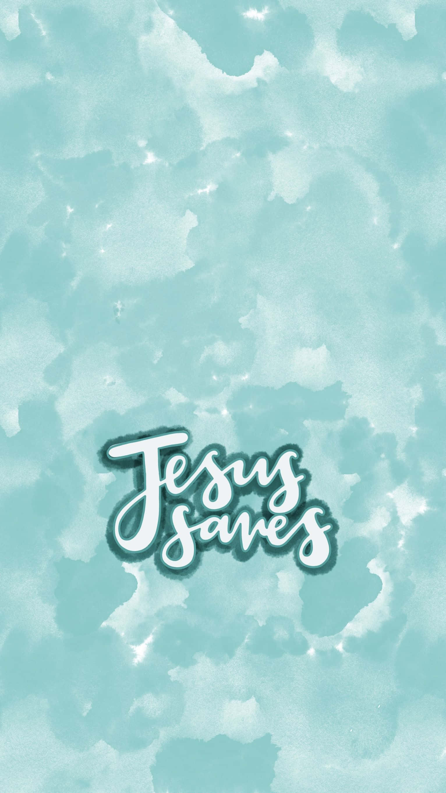 Jesus Saves 桌布 壁紙 — 柔和青綠色的寧靜水彩背景，上面有優雅白色字體的「Jesus Saves」字句。
