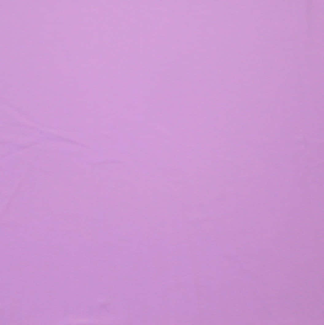 Lilac 桌布 壁紙 — 柔軟均勻光線下帶有細微自然皺褶的順滑薰衣草布料。