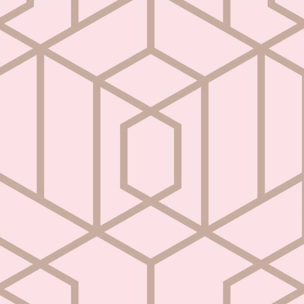 Pink And Gold 桌布 壁紙 — 柔軟的粉紅色壁紙，帶有米色幾何線條，形成重複的六邊形和菱形圖案。