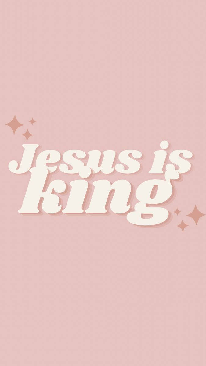 手機 桌布 壁紙 — 柔軟粉紅背景上帶有閃爍效果的粗體白色「Jesus is king」文字。