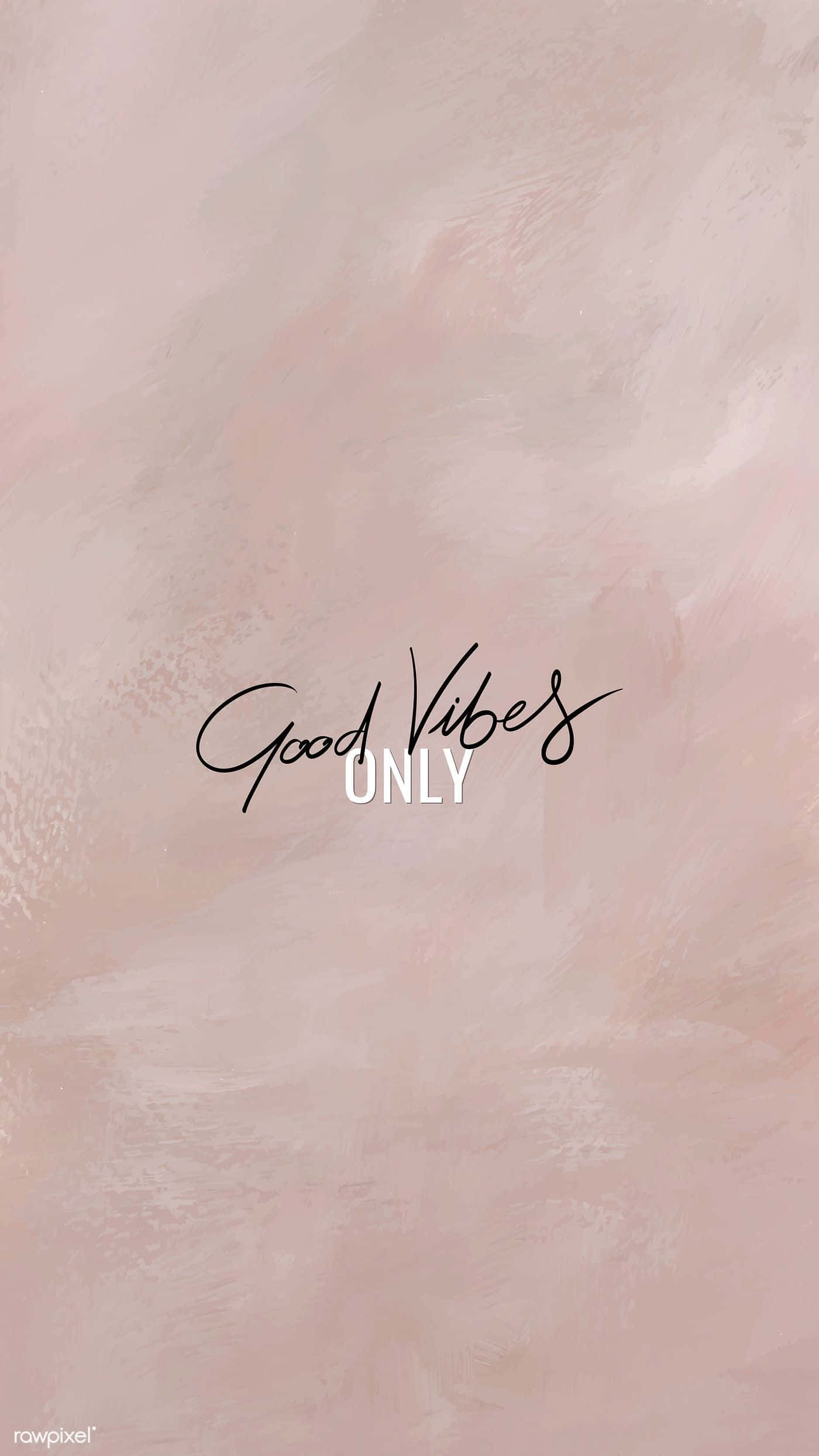 Vibes iPhone 桌布 壁紙 — 柔軟粉紅色紋理背景，帶有優雅黑色草書文字，寫著 Good Vibes ONLY。