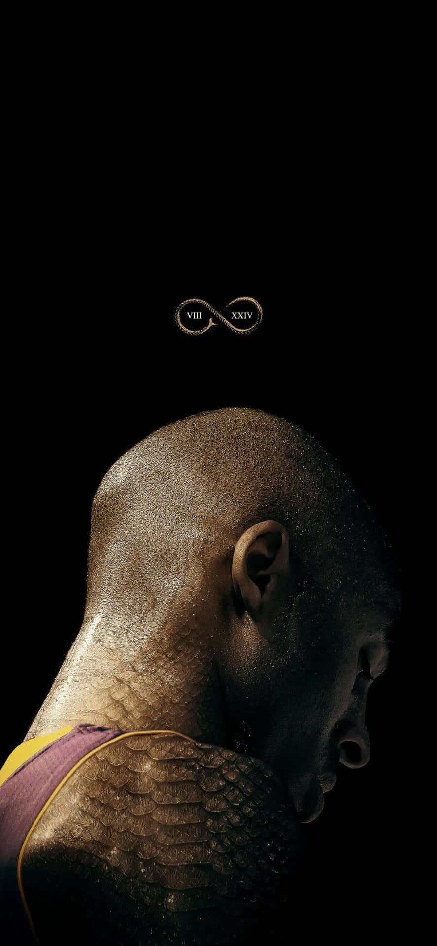 Mamba Mentality 桌布 壁紙 — 柯比·布萊恩頭部側面特寫，黑色背景，上方有無限符號。