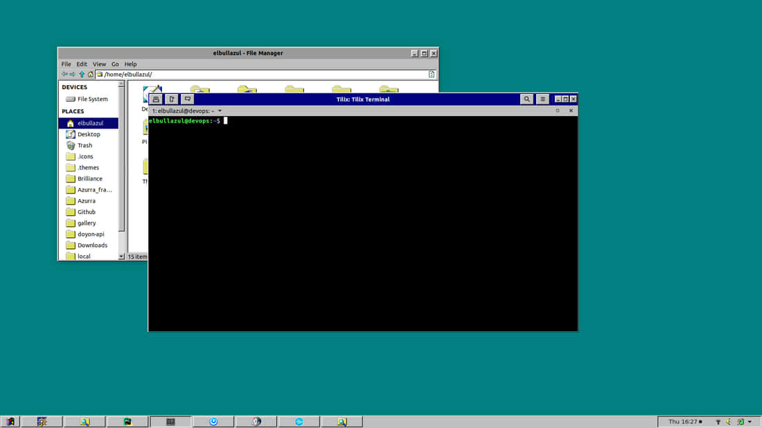 Windows 95 動態圖 桌布 壁紙 — 桌面截圖，顯示青綠色背景，並打開了檔案管理器和終端機視窗。