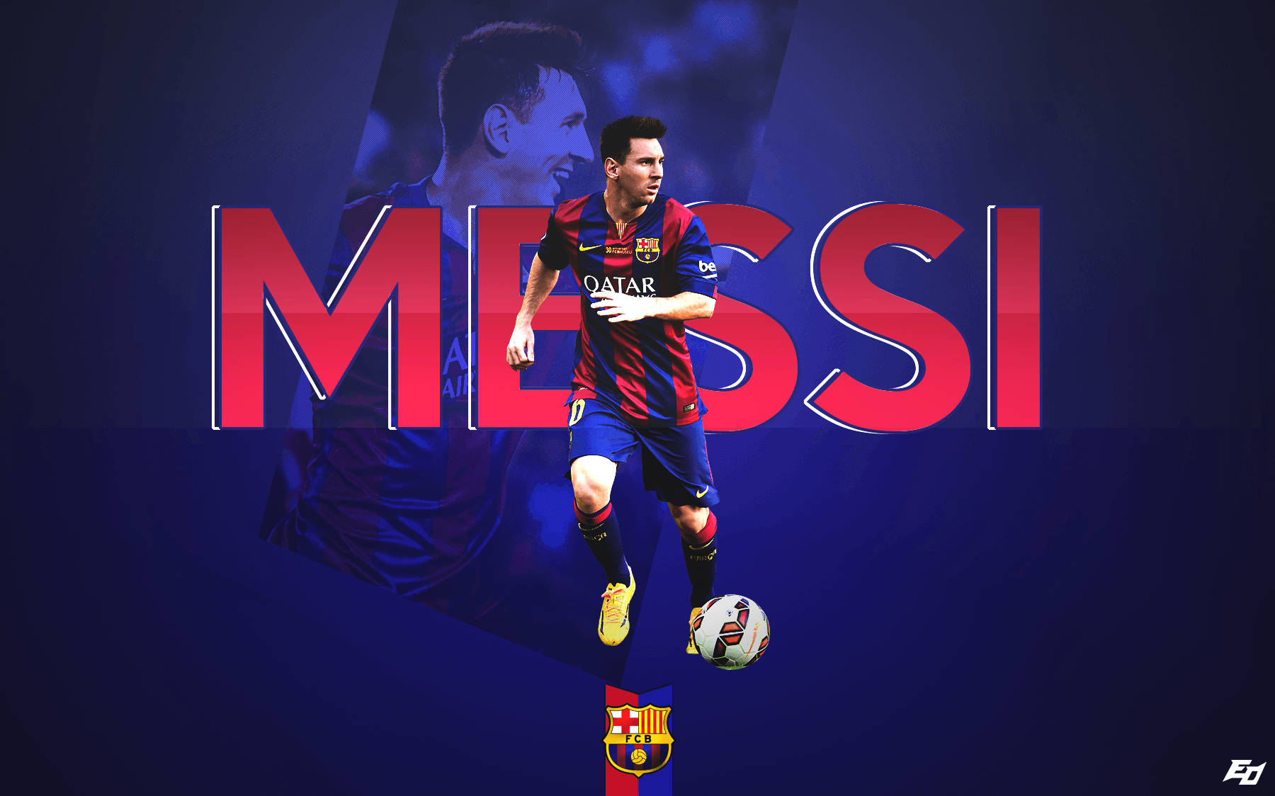 Messi Barcelona 桌布 壁紙 — 梅西身穿巴塞隆納球衣，在深藍色背景前盤球，他的名字以粗體紅色字體顯示。