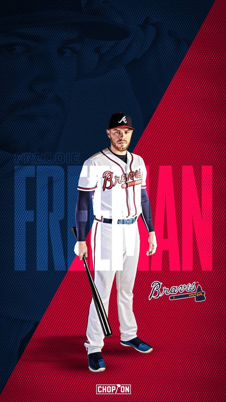 Freddie Freeman 桌布 壁紙 — 棒球運動員弗雷迪·弗里曼身穿亞特蘭大勇士隊制服，自信地站立，手持球棒，背景為大膽的紅藍分色。