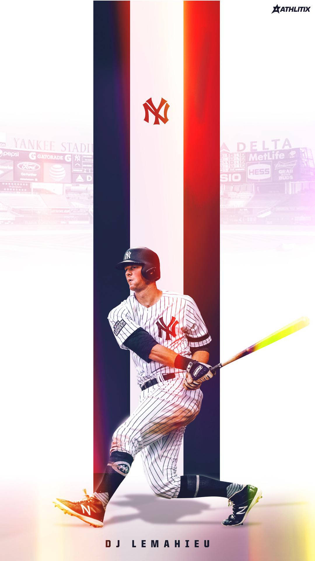 Dj Lemahieu 桌布 壁紙 — 棒球選手 DJ LeMahieu 身穿紐約洋基隊制服，在風格化的球場背景下揮棒，背景有粗獷的垂直條紋。