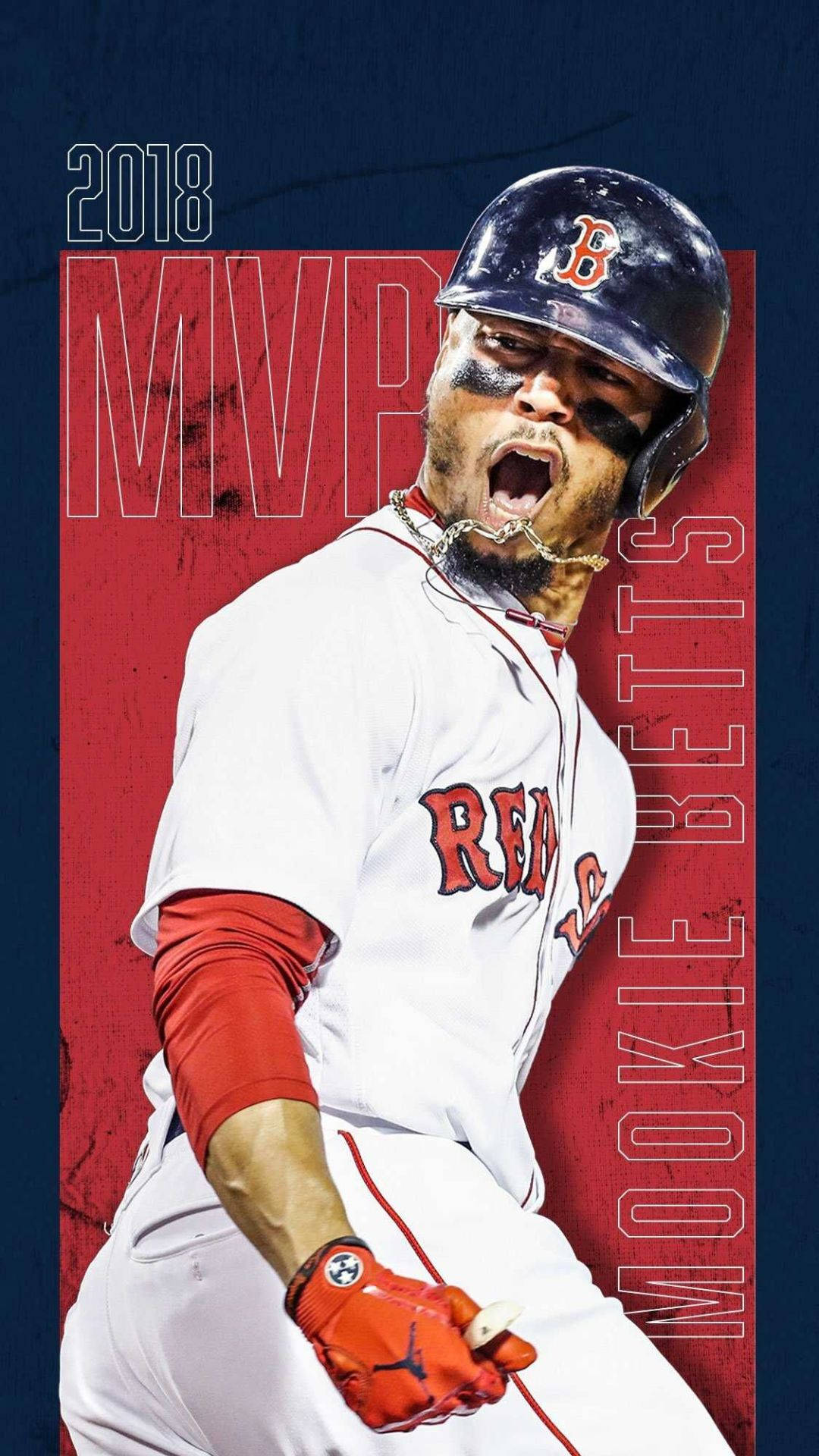 Mookie Betts 桌布 壁紙 — 棒球選手 Mookie Betts 身穿波士頓紅襪隊制服，身後有 2018 MVP 字樣，勝利咆哮。