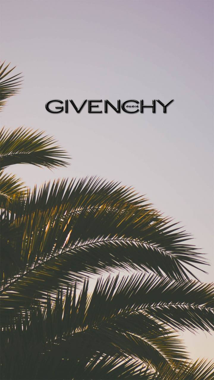 Givenchy 桌布 壁紙 — 棕櫚葉在柔和的薰衣草色天空下彎曲，中央以粗體黑色字母顯示「GIVENCHY」文字。