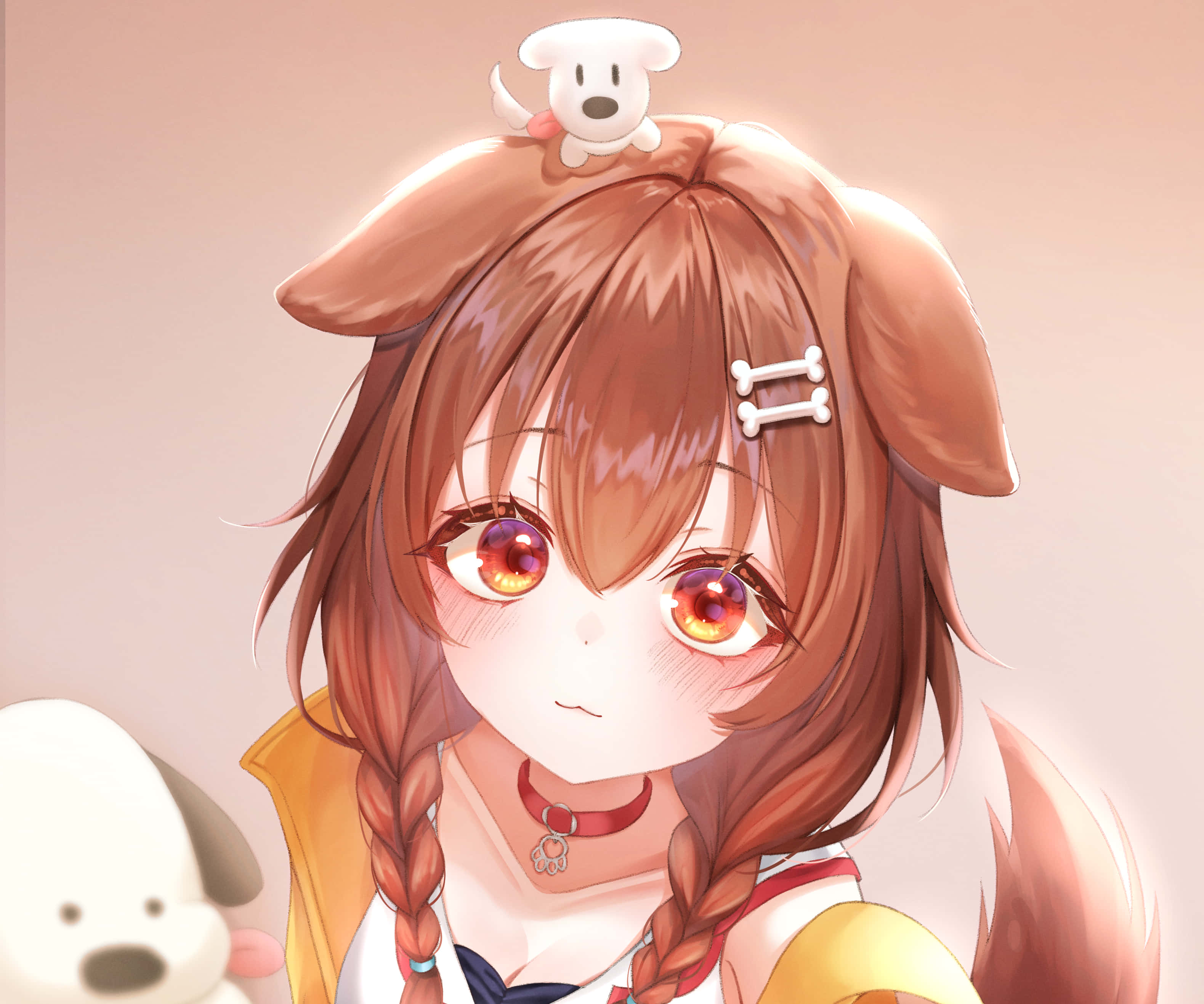 Inugami Korone 桌布 壁紙 — 棕色頭髮、閃爍琥珀色眼睛的動漫女孩，戴著兔耳，頭頂上棲息著一隻小狗毛絨玩具。